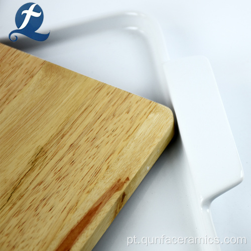Placa de jantar cerâmica do retângulo branco multifuncional por atacado com placa de madeira